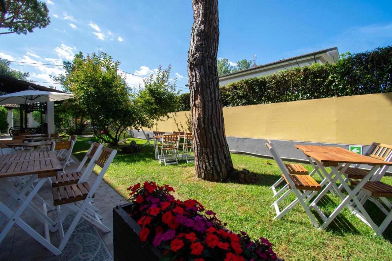 Hotel Villa Giada Marina di Massa Buitenkant foto