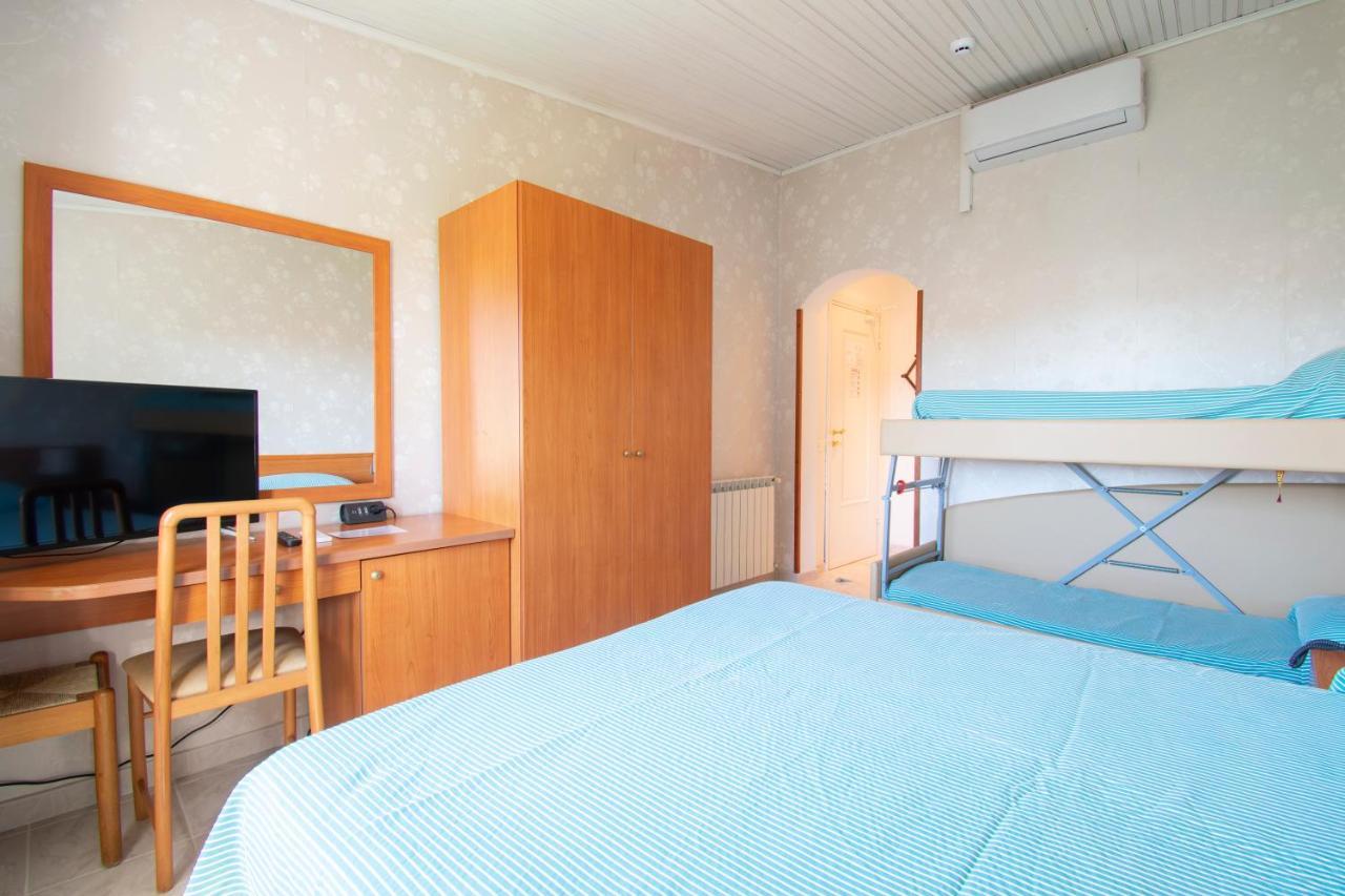 Hotel Villa Giada Marina di Massa Buitenkant foto